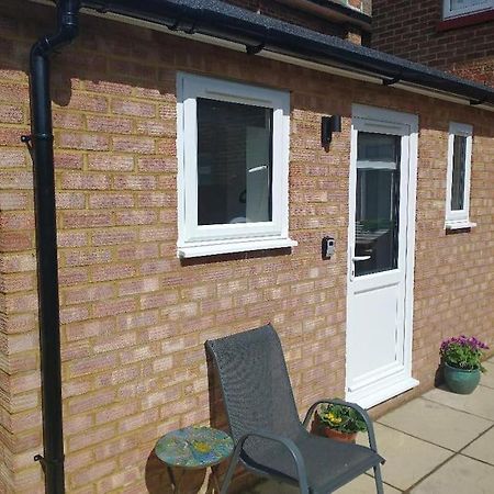 Cosy Garden Studio Room Minimum Two Night Booking Brighton Ngoại thất bức ảnh