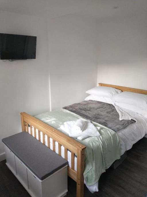 Cosy Garden Studio Room Minimum Two Night Booking Brighton Ngoại thất bức ảnh
