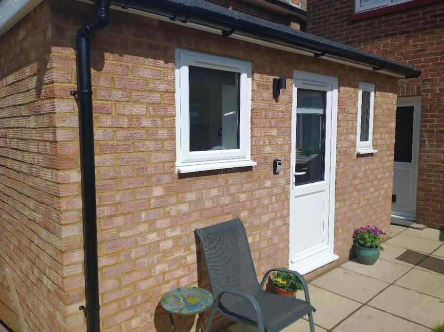 Cosy Garden Studio Room Minimum Two Night Booking Brighton Ngoại thất bức ảnh