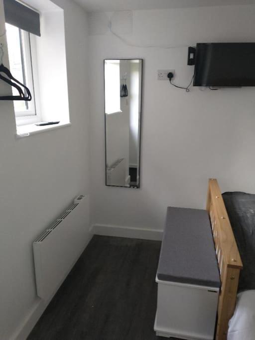 Cosy Garden Studio Room Minimum Two Night Booking Brighton Ngoại thất bức ảnh